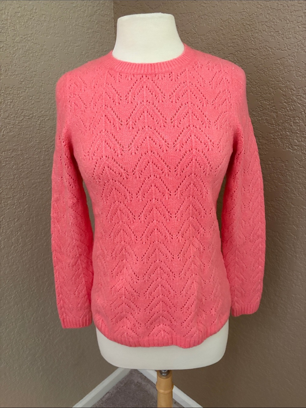Talbots Coral Pointelle Crewneck Sweater size MP excellent condition